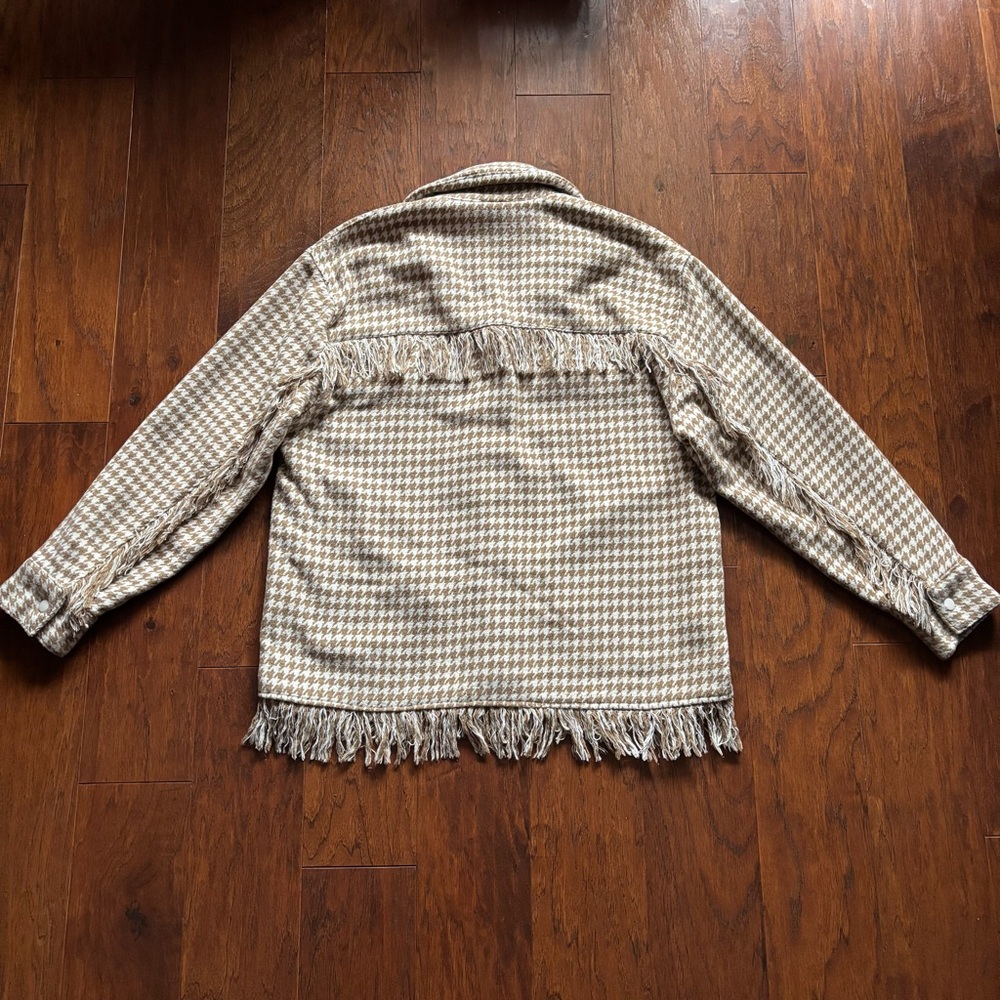 Shero Oversized Houndstooth Fringe Shacket Tan White | Oversized S - Picture 4 of 11